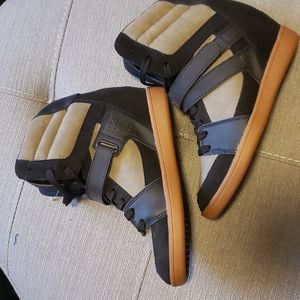 DC shoes